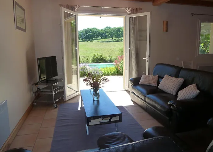 Maison Independante Avec Piscine Privee Proche Vallee Dordogne De Samedi A Samedi Vakantiehuis