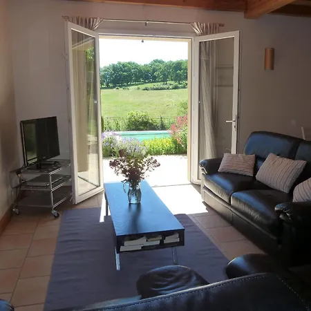 Maison Independante Avec Piscine Privee Proche Vallee Dordogne De Samedi A Samedi Дом отдыха